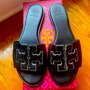 Tory Burch Ines slides in excellent condition
